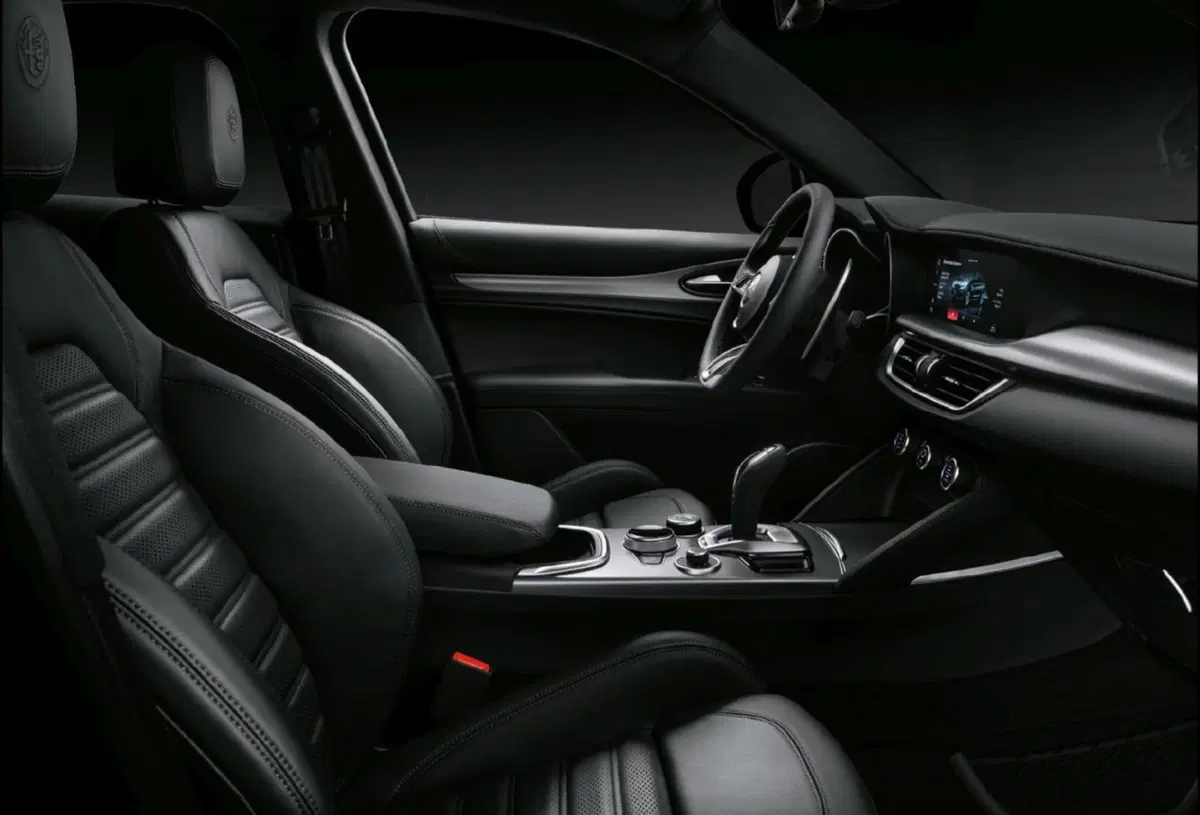 Alfa Romeo Stelvio: più tecnologia con il my 2020 (20)