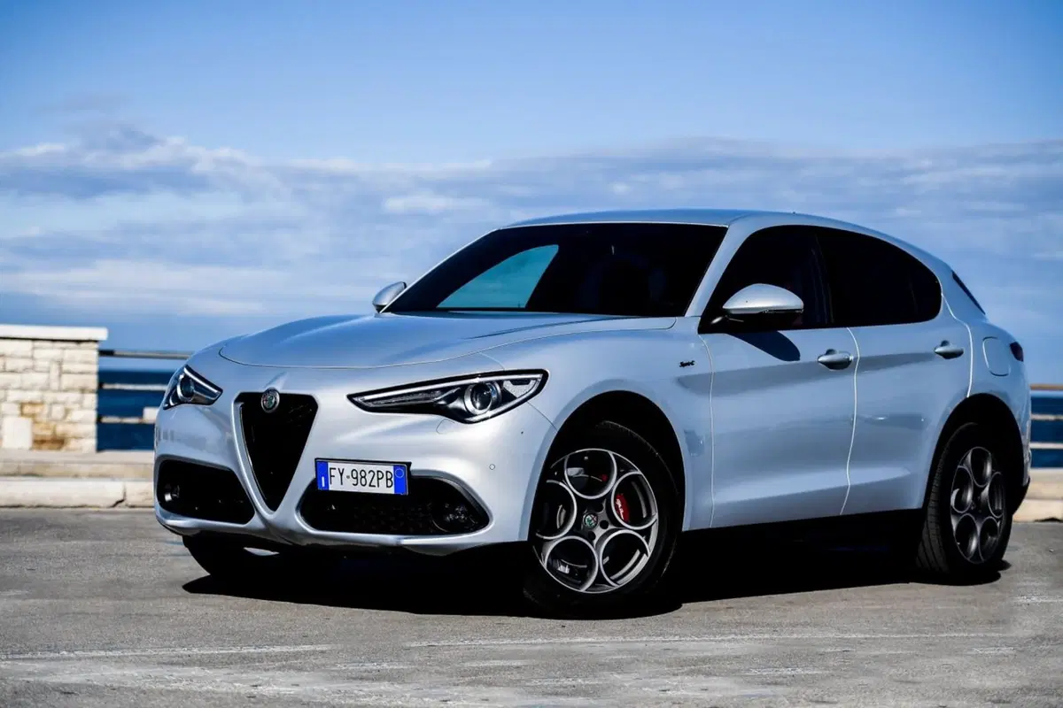 Alfa Romeo Stelvio: più tecnologia con il my 2020 (25)