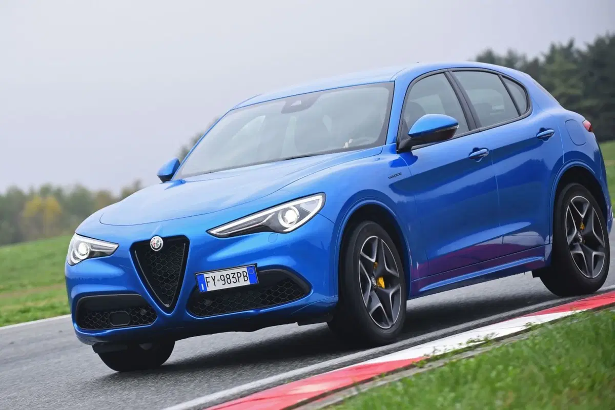 Alfa Romeo Stelvio: più tecnologia con il my 2020 (8)