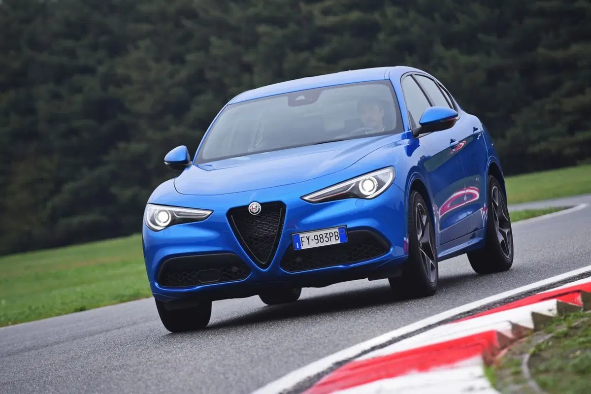 Alfa Romeo Stelvio: più tecnologia con il my 2020 (31)