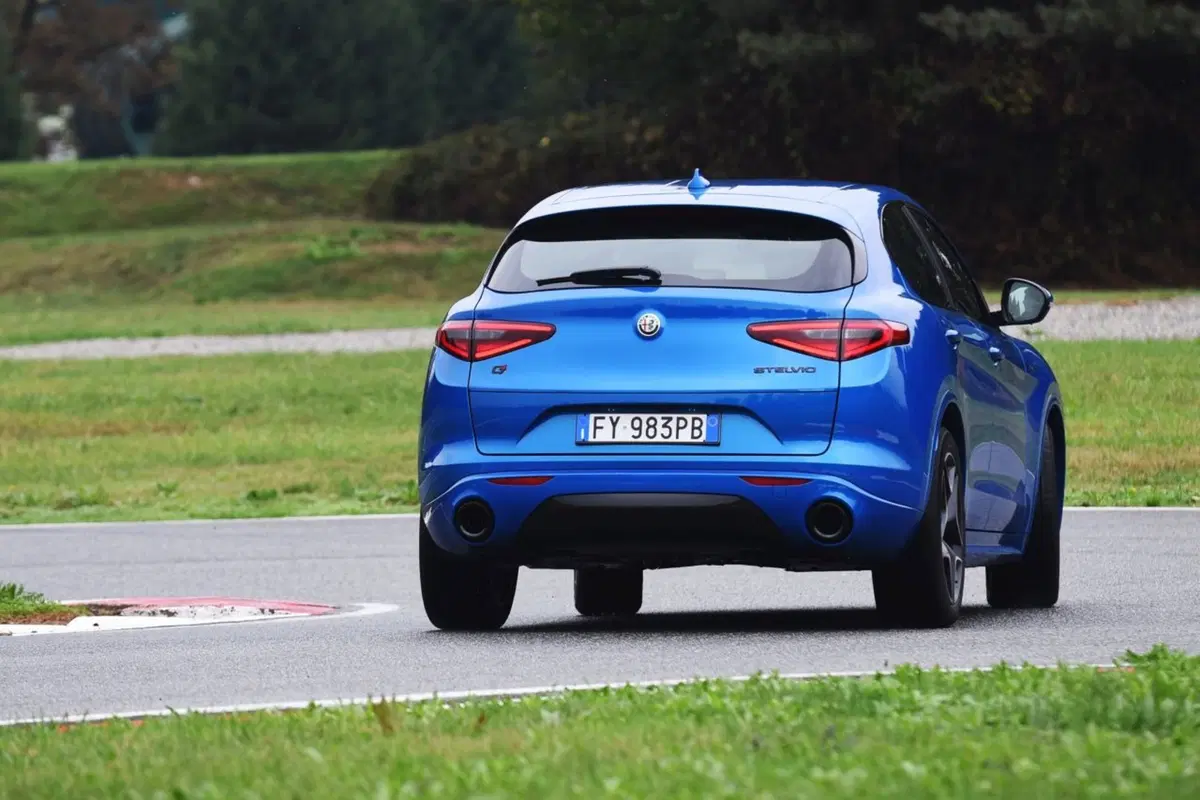Alfa Romeo Stelvio: più tecnologia con il my 2020 (2)