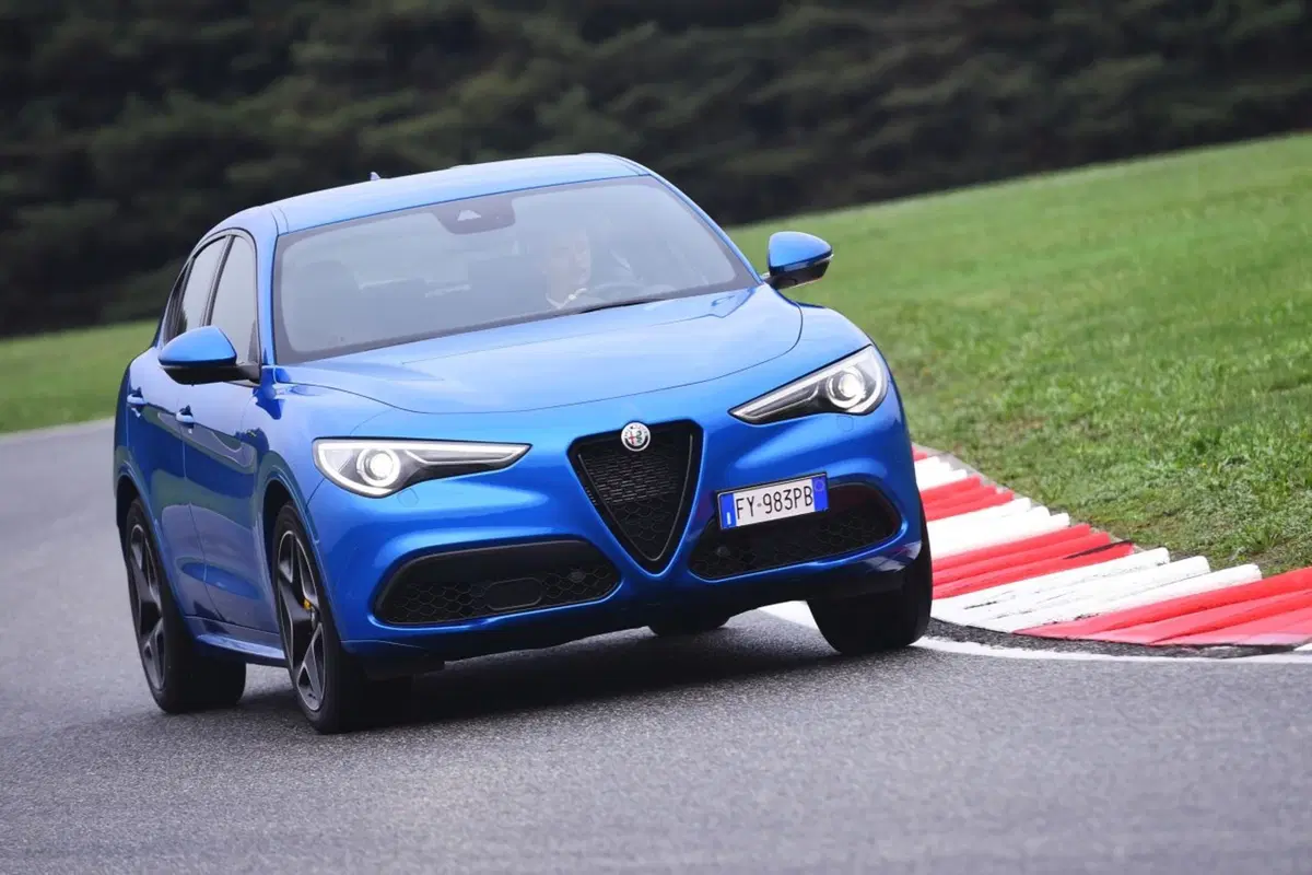 Alfa Romeo Stelvio: più tecnologia con il my 2020