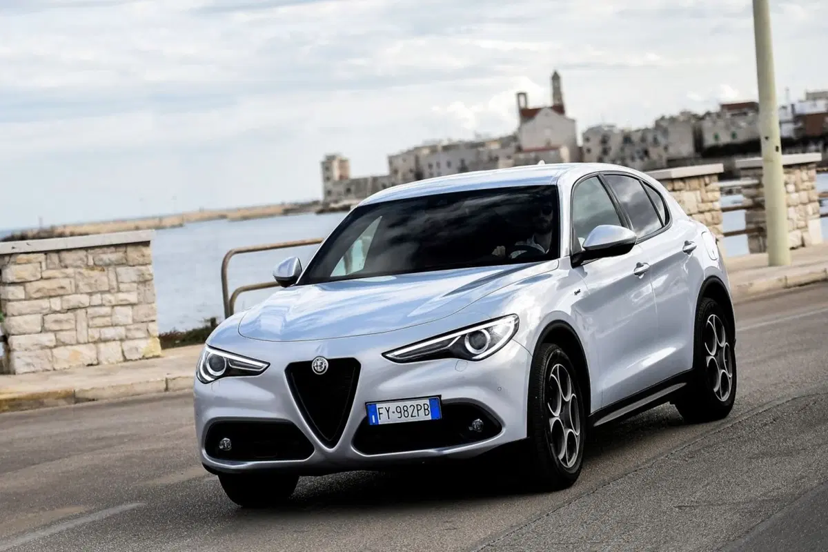 Alfa Romeo Stelvio: più tecnologia con il my 2020 (38)