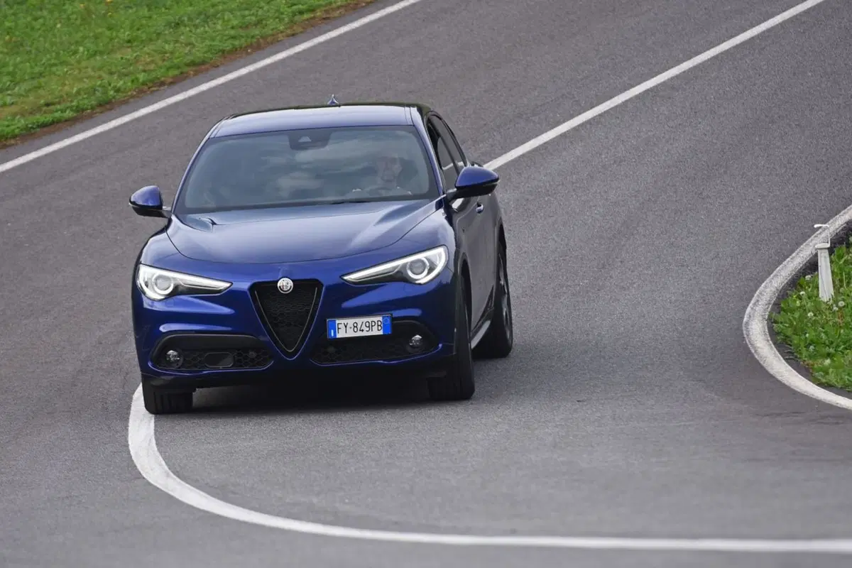 Alfa Romeo Stelvio: più tecnologia con il my 2020 (40)