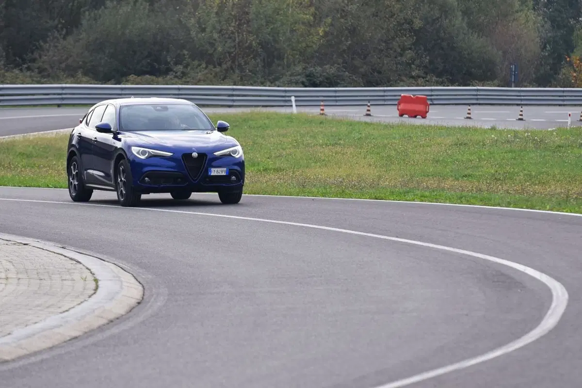 Alfa Romeo Stelvio: più tecnologia con il my 2020 (41)