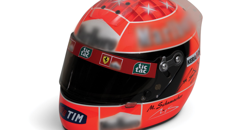 Asta di cimeli Formula 1: dal casco di Senna alla tuta Ferrari di Schumacher e tanto altro