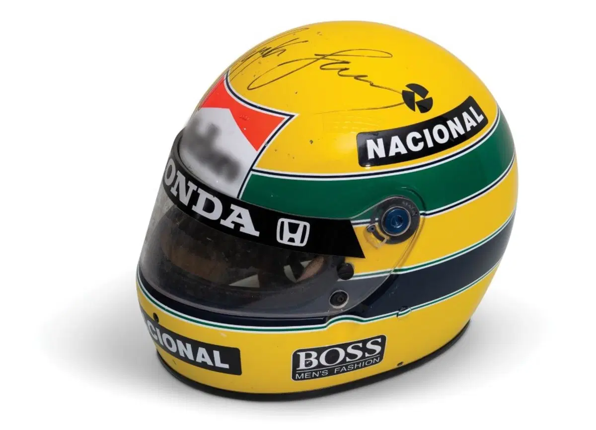 Asta di cimeli Formula 1: dal casco di Senna alla tuta Ferrari di Schumacher e tanto altro (8)