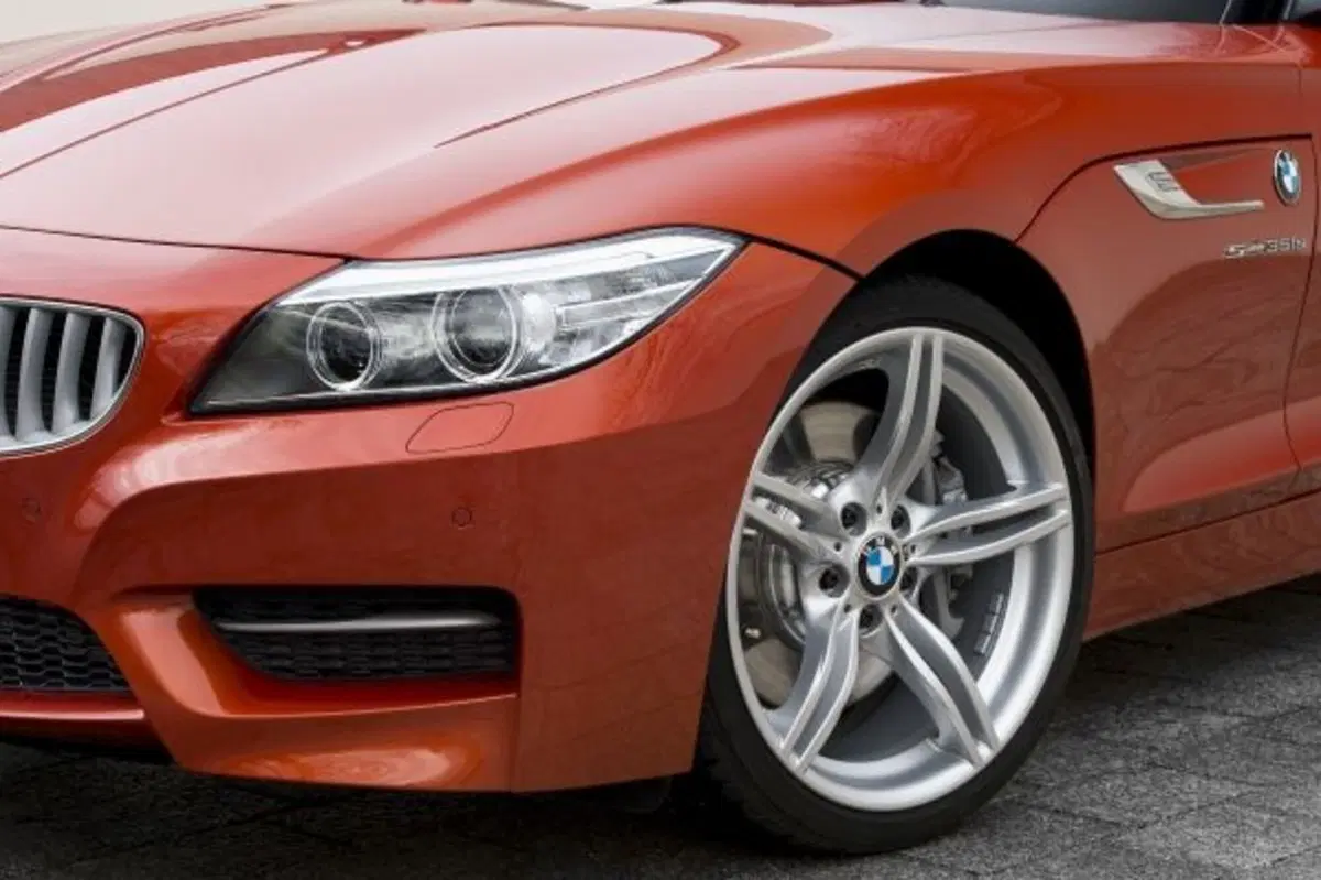 Quale comprare, Confronto: Mercedes SLC 200 Sport Vs BMW Z4 sDrive 20i (13)