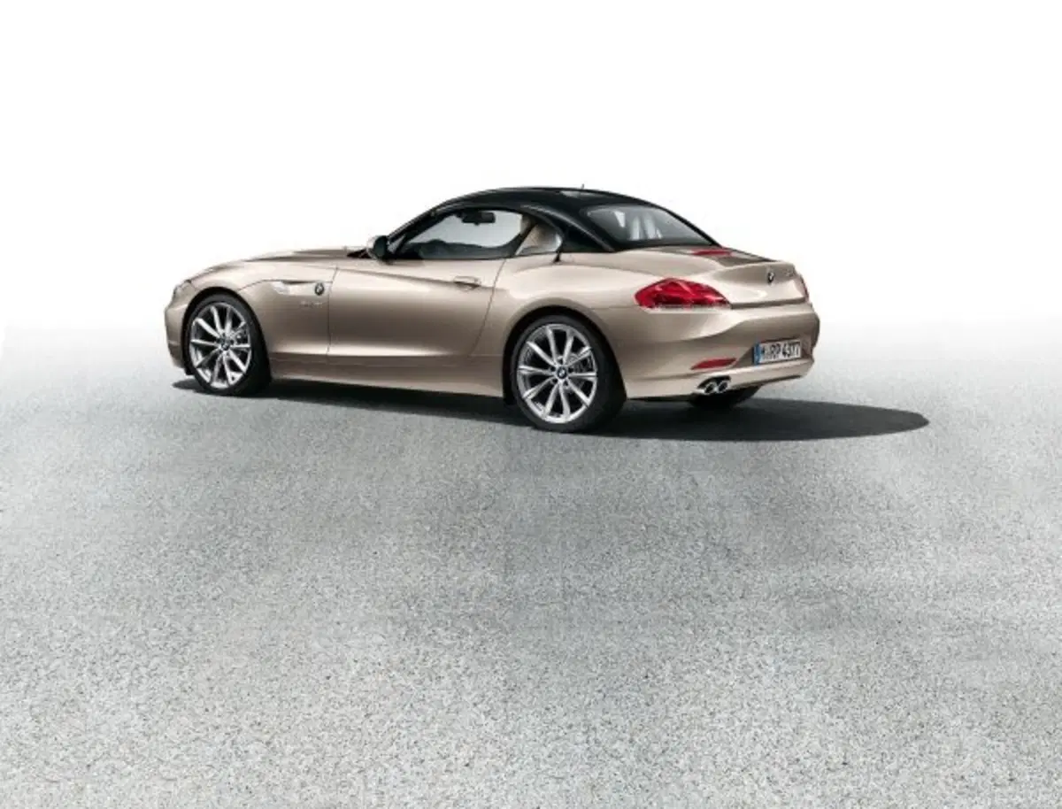 Quale comprare, Confronto: Mercedes SLC 200 Sport Vs BMW Z4 sDrive 20i (23)