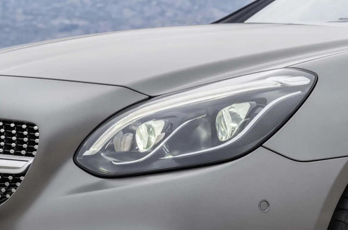 Quale comprare, Confronto: Mercedes SLC 200 Sport Vs BMW Z4 sDrive 20i (12)