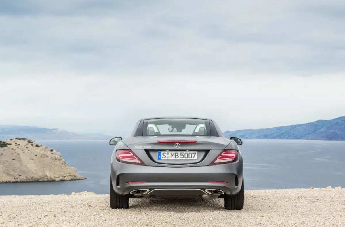 Quale comprare, Confronto: Mercedes SLC 200 Sport Vs BMW Z4 sDrive 20i (22)