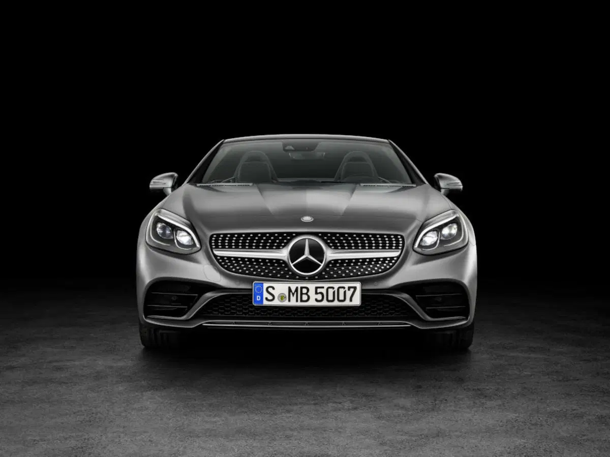 Quale comprare, Confronto: Mercedes SLC 200 Sport Vs BMW Z4 sDrive 20i (6)
