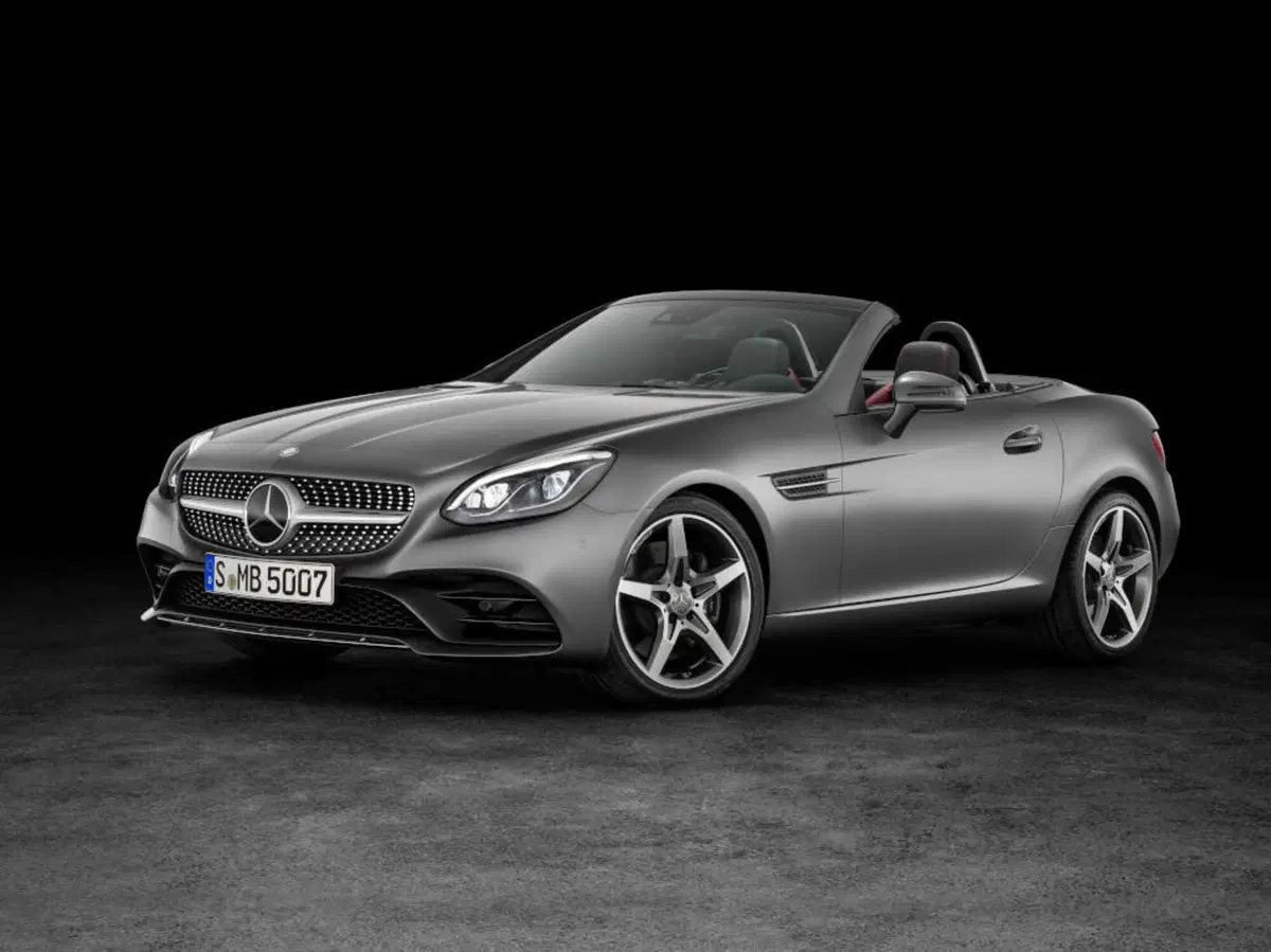 Quale comprare, Confronto: Mercedes SLC 200 Sport Vs BMW Z4 sDrive 20i (2)