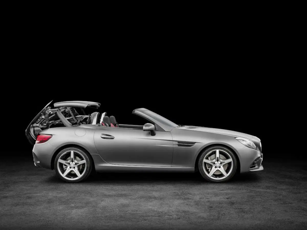 Quale comprare, Confronto: Mercedes SLC 200 Sport Vs BMW Z4 sDrive 20i (18)