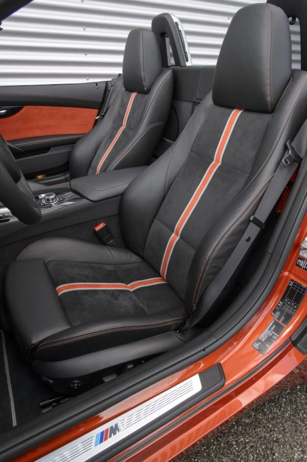 Quale comprare, Confronto: Mercedes SLC 200 Sport Vs BMW Z4 sDrive 20i (9)