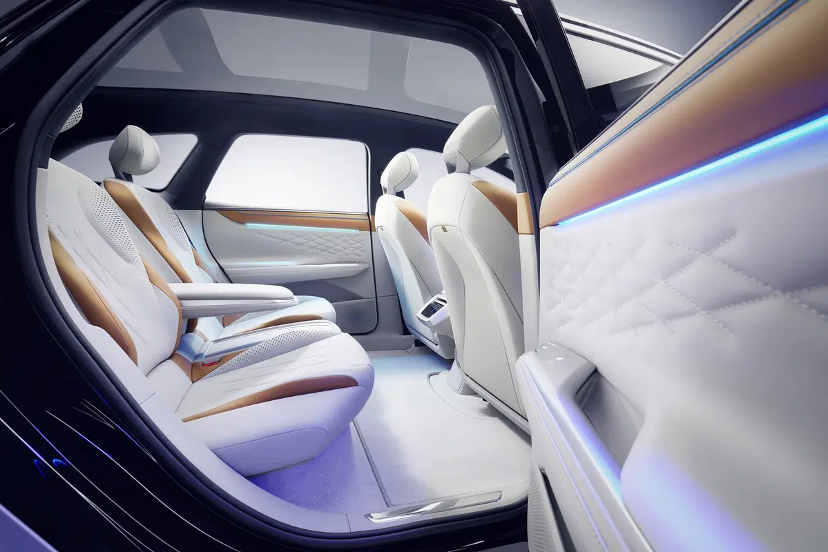 Volkswagen ID. Space Vizzion: svelata a Los Angeles 2019 (14)