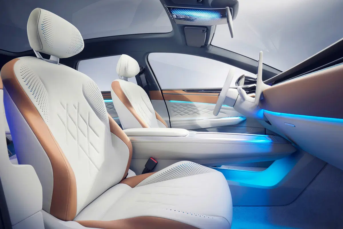 Volkswagen ID. Space Vizzion: svelata a Los Angeles 2019 (17)