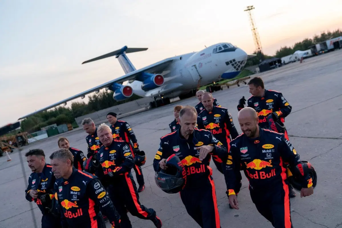 Red Bull: l’incredibile pit stop a gravità zero [Video] (3)