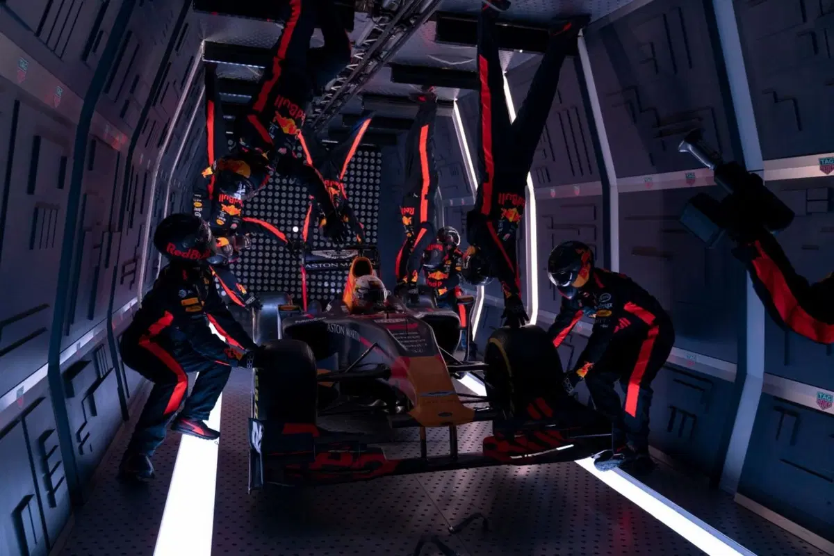 Red Bull: l’incredibile pit stop a gravità zero [Video] (8)