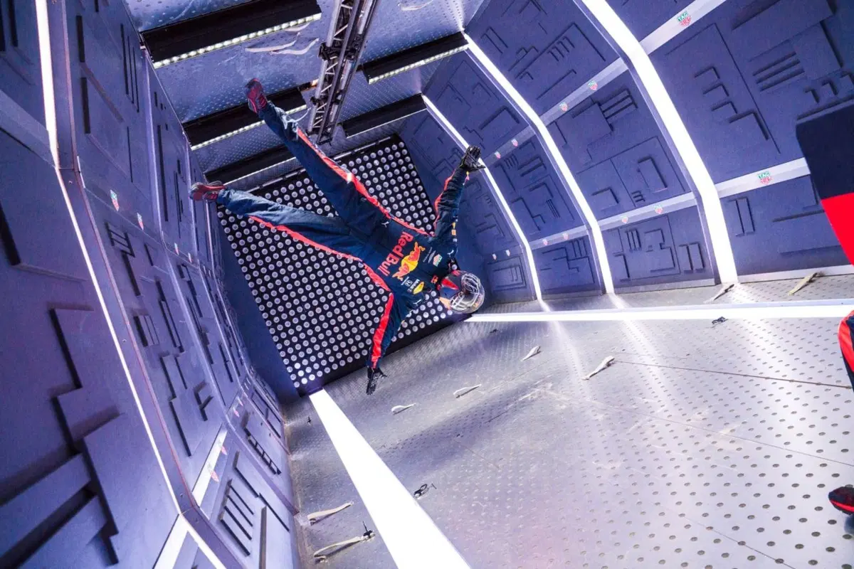 Red Bull: l’incredibile pit stop a gravità zero [Video] (19)