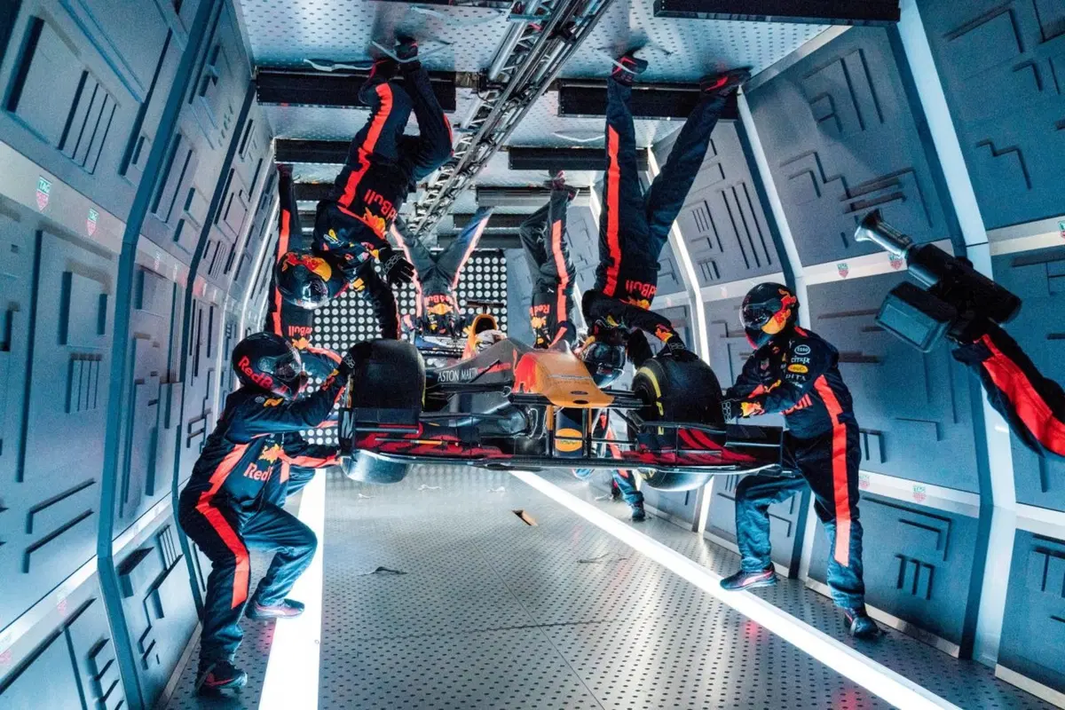 Red Bull: l’incredibile pit stop a gravità zero [Video]