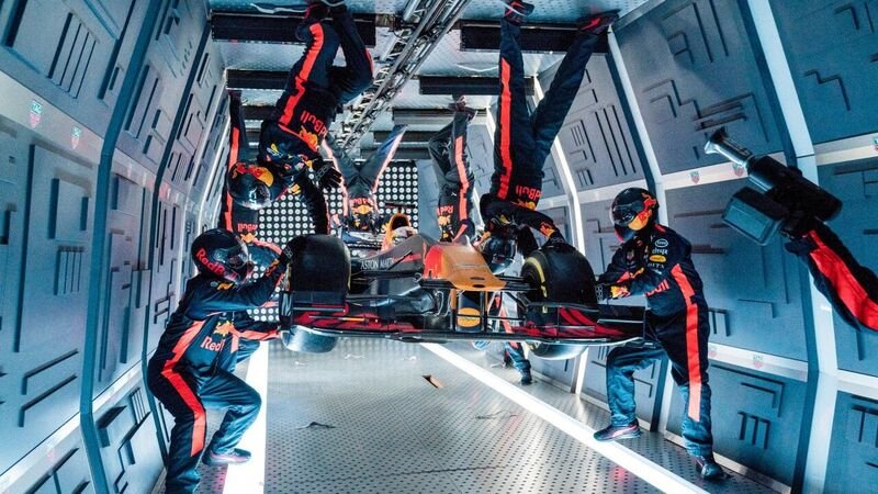 Red Bull: l&rsquo;incredibile pit stop a gravit&agrave; zero [Video]