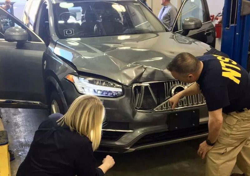 Guida autonoma Uber: l&rsquo;incidente mortale fu responsabilit&agrave; umana e del software