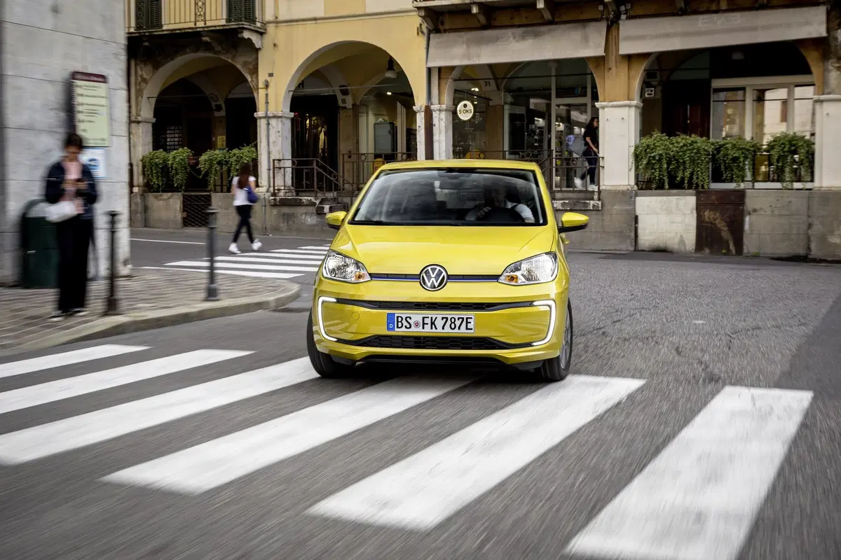 Nuova Volkswagen e-up!: la city car elettrica che stupisce [Video] (6)