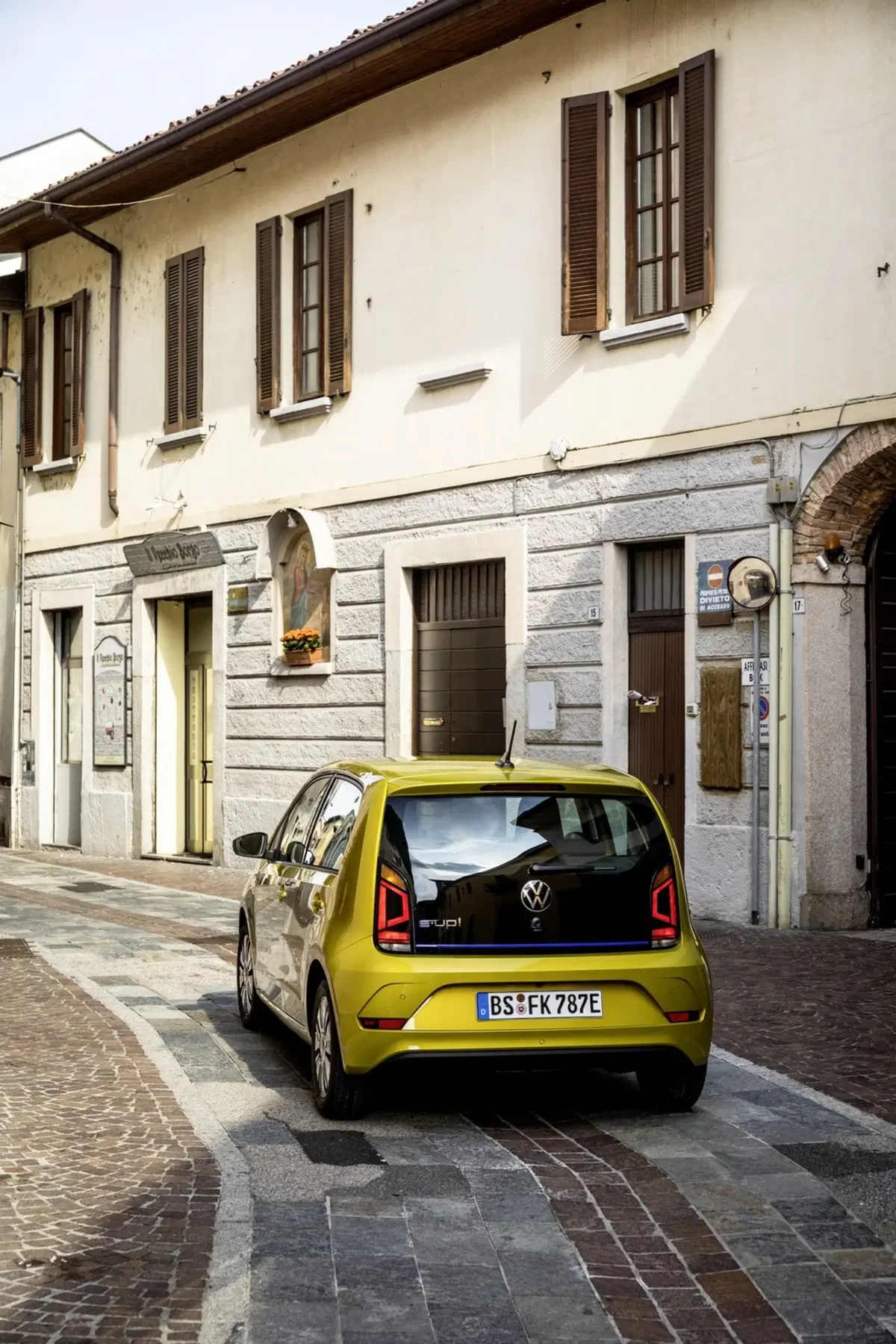 Nuova Volkswagen e-up!: la city car elettrica che stupisce [Video] (9)