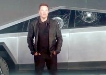 Tesla Cybertruck: vetro blindato? Non proprio... [Video]