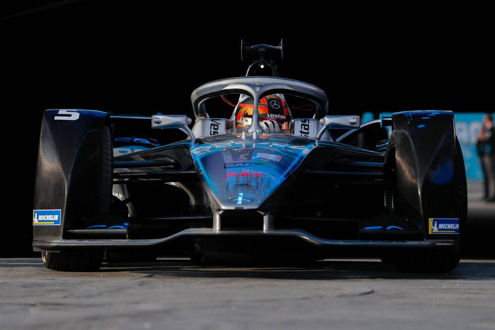Primo podio in Formula E per Mercedes con Vandoorne
