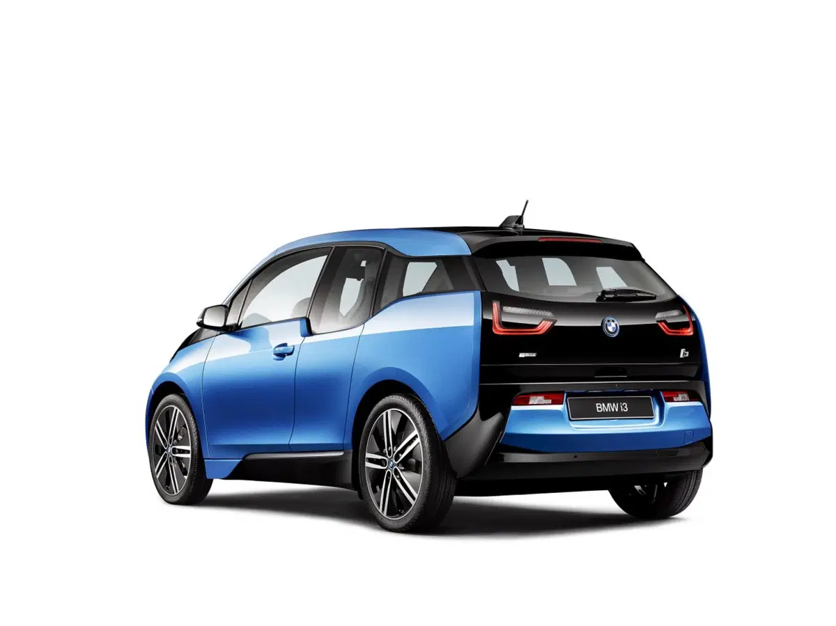 BMW i3 94 Ah: l'autonomia sale a 300 km (5)