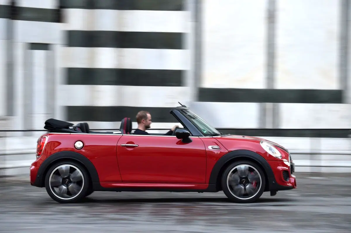 Nuova Mini John Cooper Works Cabrio: 231 CV da godersi all'aperto (5)