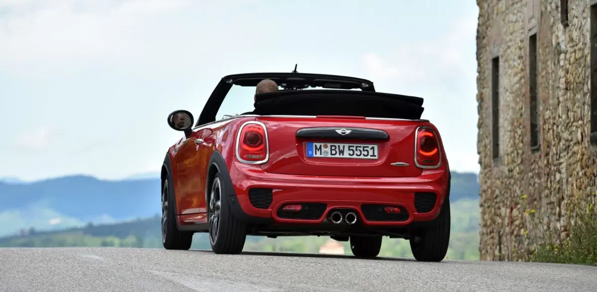 Nuova Mini John Cooper Works Cabrio: 231 CV da godersi all'aperto (12)