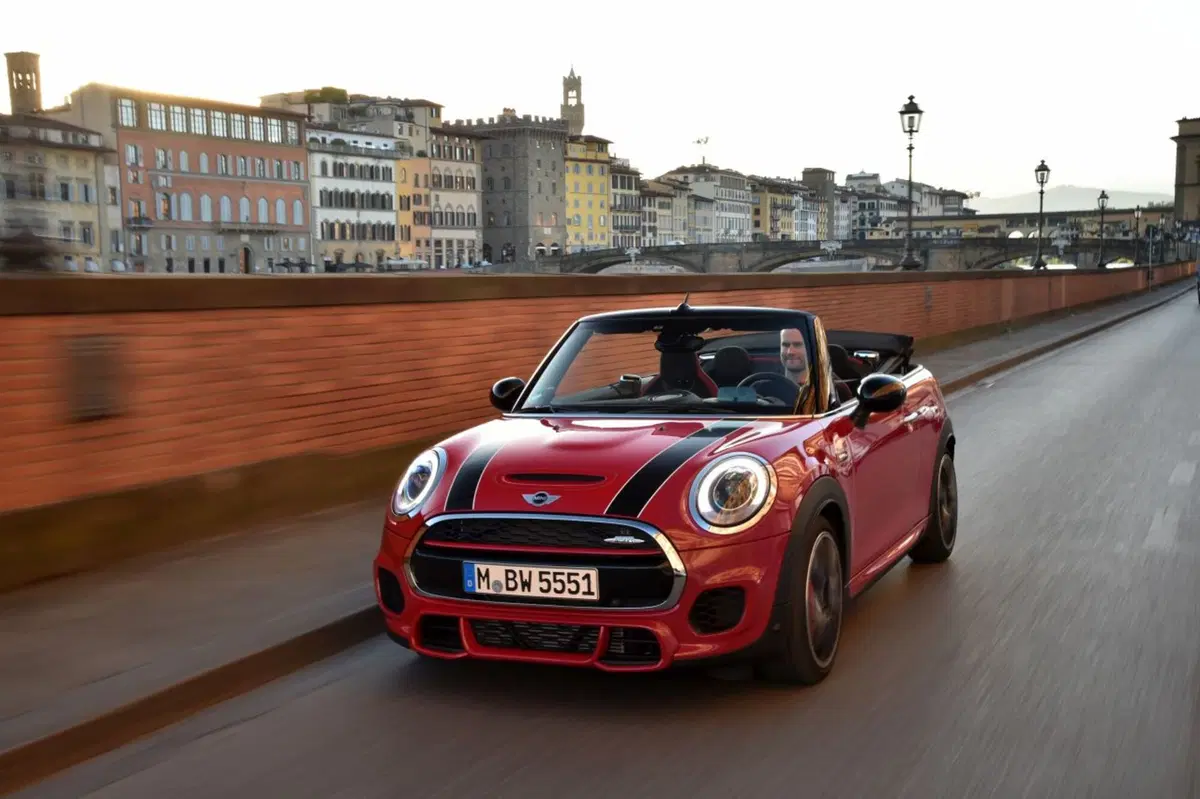 Nuova Mini John Cooper Works Cabrio: 231 CV da godersi all'aperto (10)