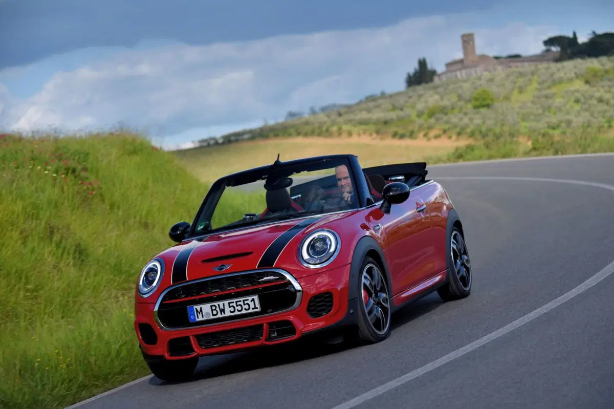 Nuova Mini John Cooper Works Cabrio: 231 CV da godersi all'aperto (13)