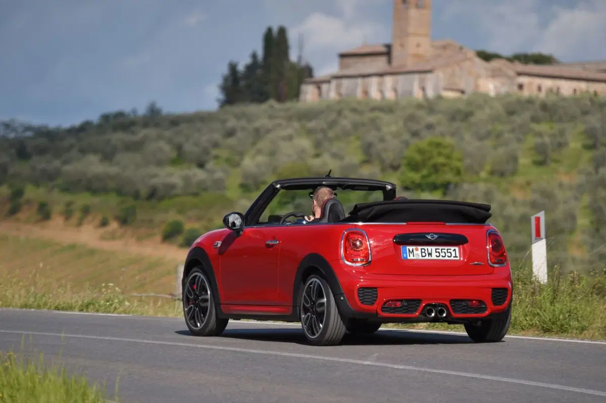 Nuova Mini John Cooper Works Cabrio: 231 CV da godersi all'aperto (14)