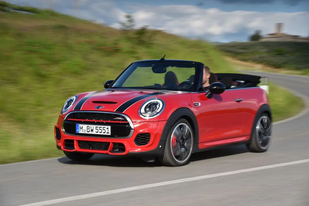 Nuova Mini John Cooper Works Cabrio: 231 CV da godersi all'aperto (15)