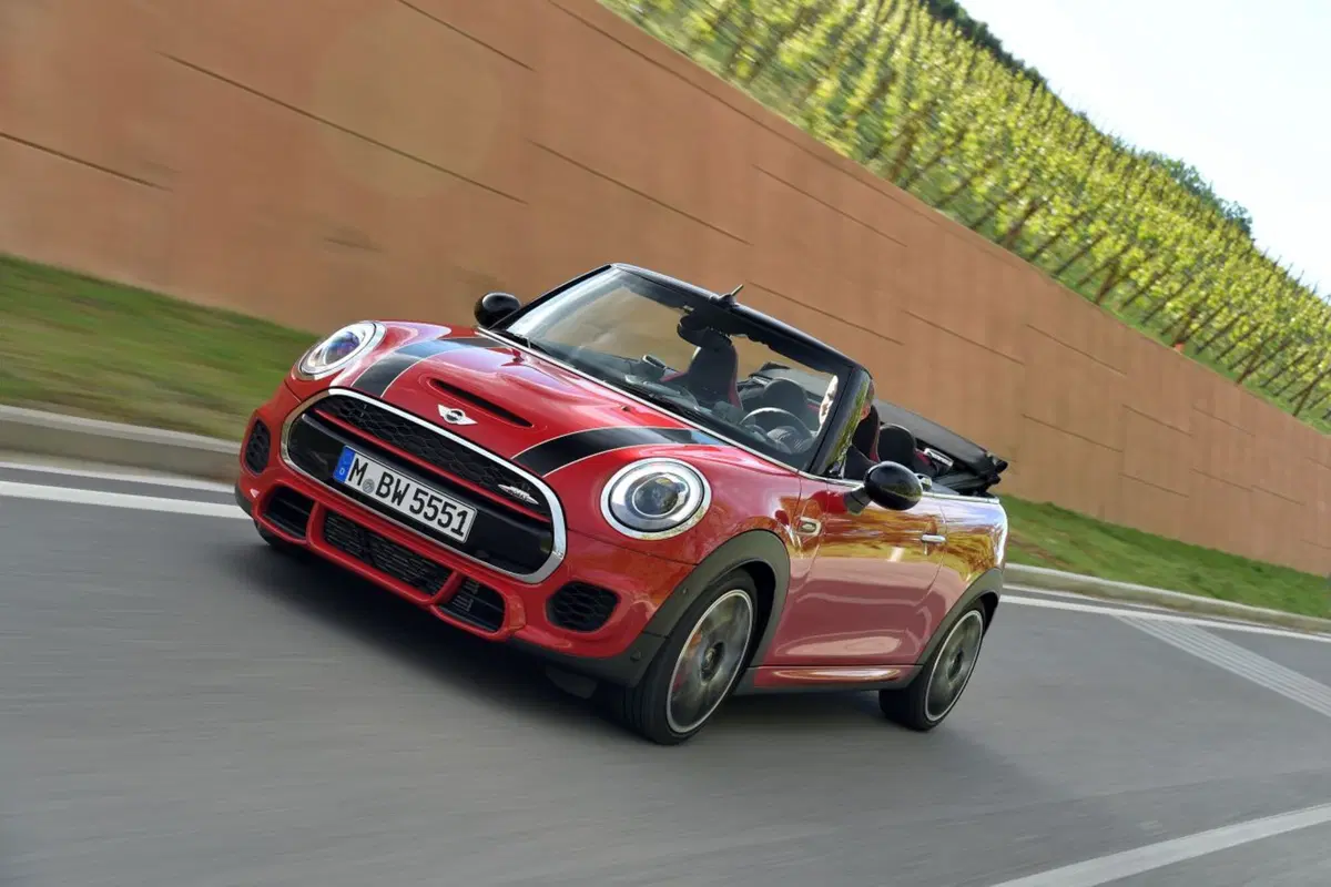 Nuova Mini John Cooper Works Cabrio: 231 CV da godersi all'aperto (18)