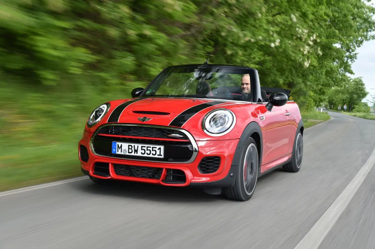Nuova Mini John Cooper Works Cabrio: 231 CV da godersi all'aperto (19)