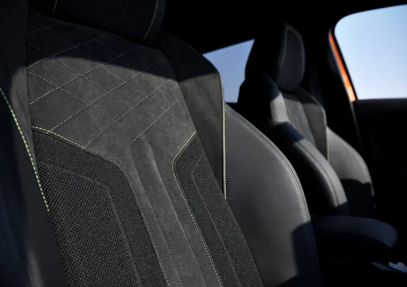Peugeot 2008 (2019-->>) (32)