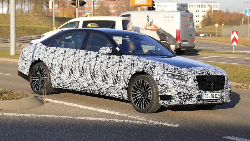Nuova Mercedes Classe S, le foto spia