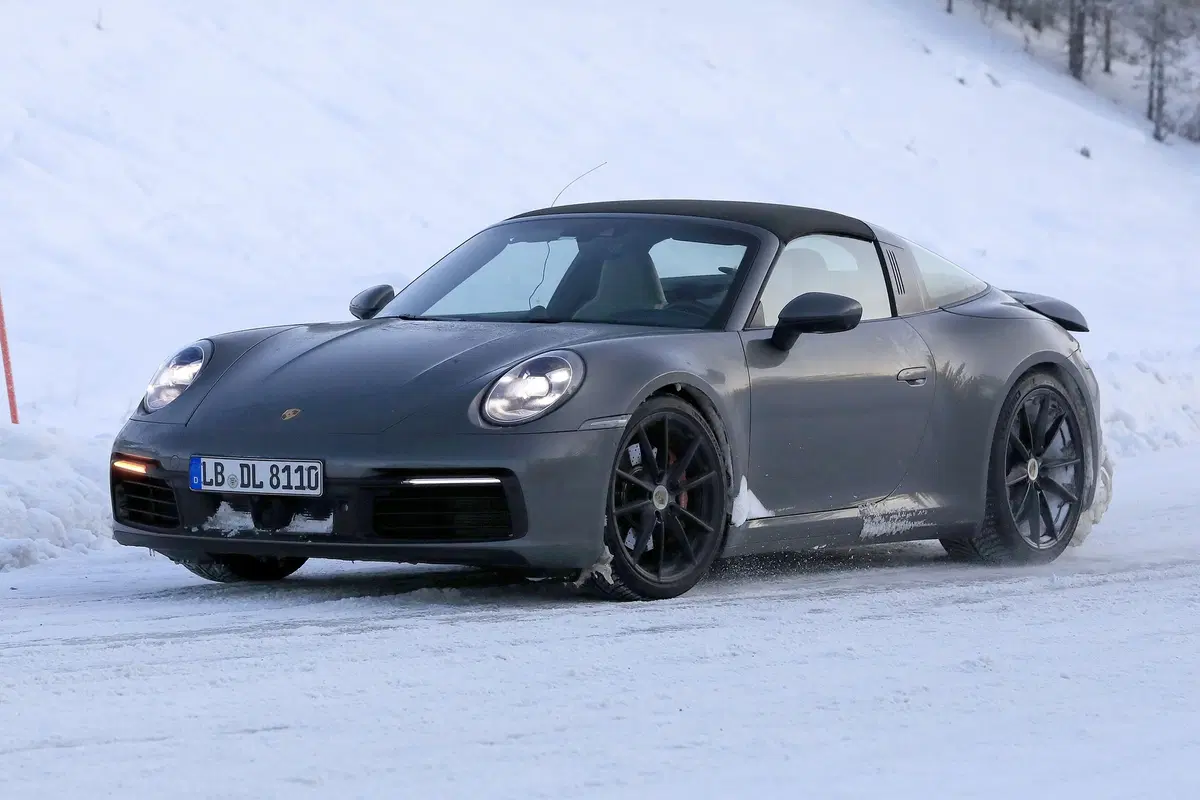 Porsche 911 Targa: ecco la 992 [Foto spia] (7)