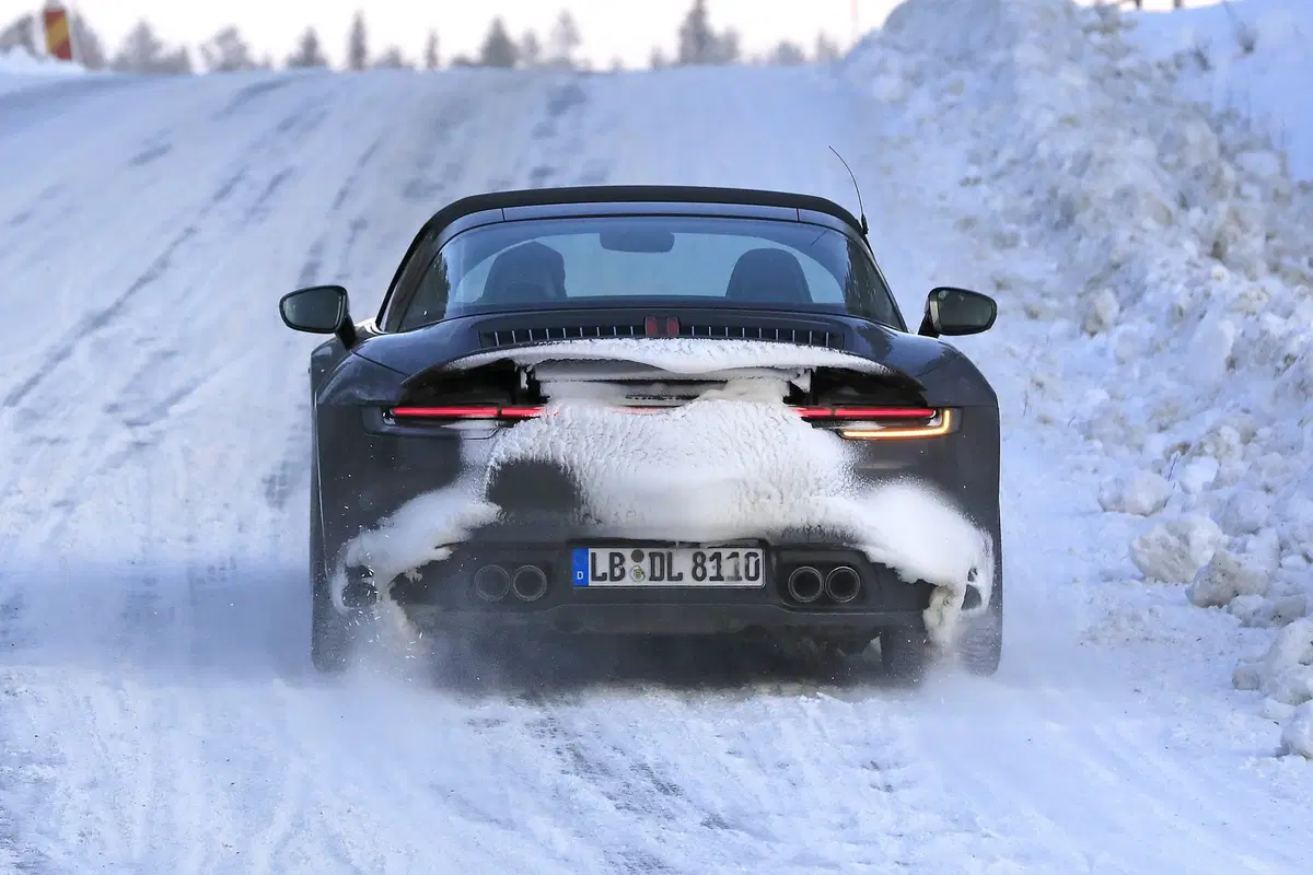 Porsche 911 Targa: ecco la 992 [Foto spia] (8)