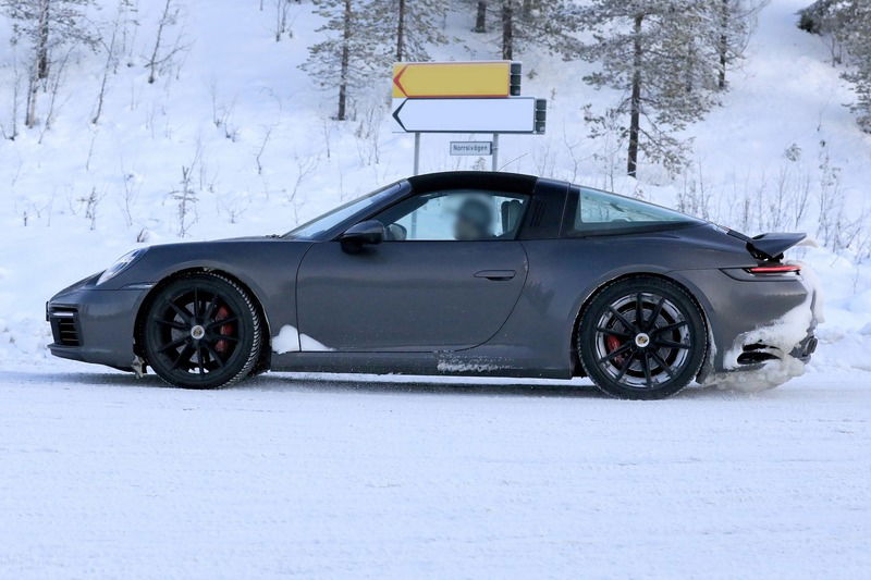 Porsche 911 Targa: ecco la 992 [Foto spia]