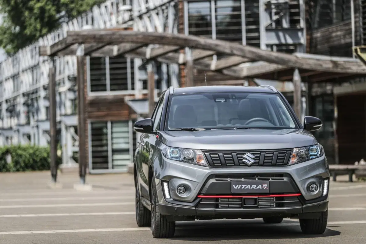 Suzuki Vitara Katana, tributo al mito degli anni ‘80 (5)