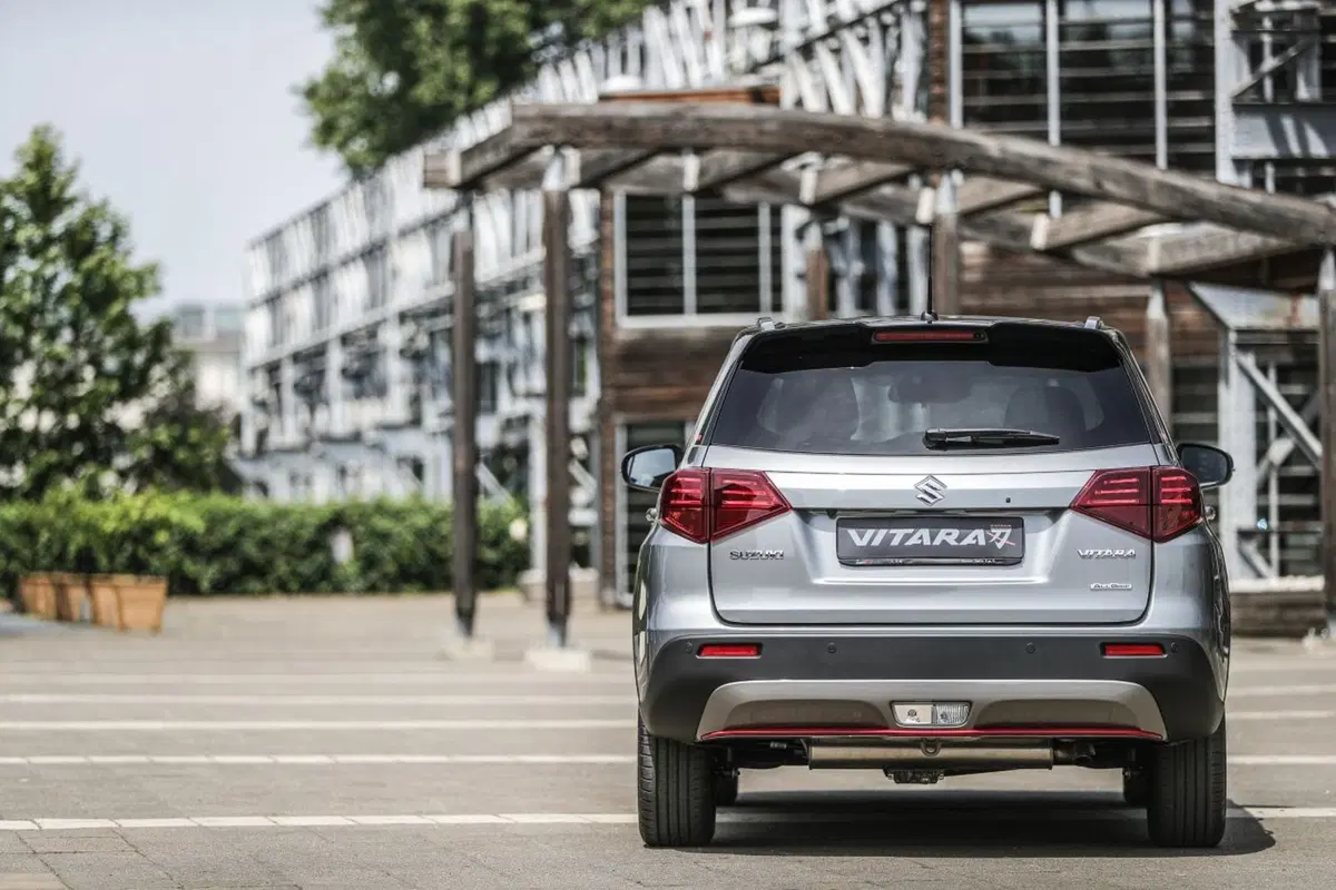 Suzuki Vitara Katana, tributo al mito degli anni ‘80 (8)