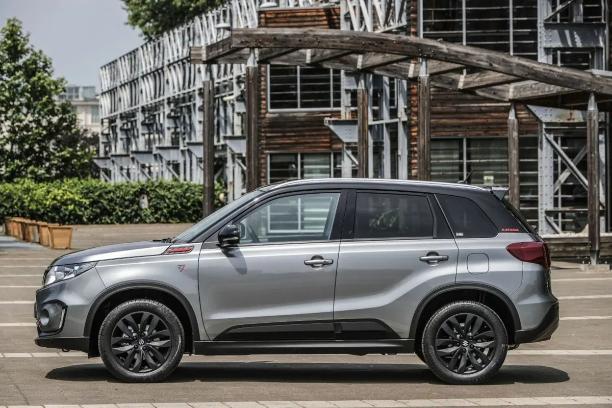 Suzuki Vitara Katana, tributo al mito degli anni ‘80 (10)