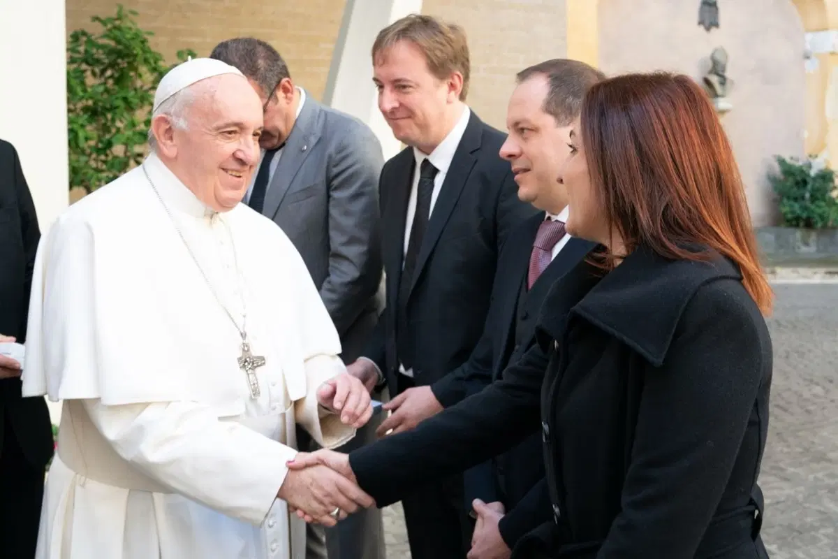 Una Dacia Duster per Papa Francesco (7)