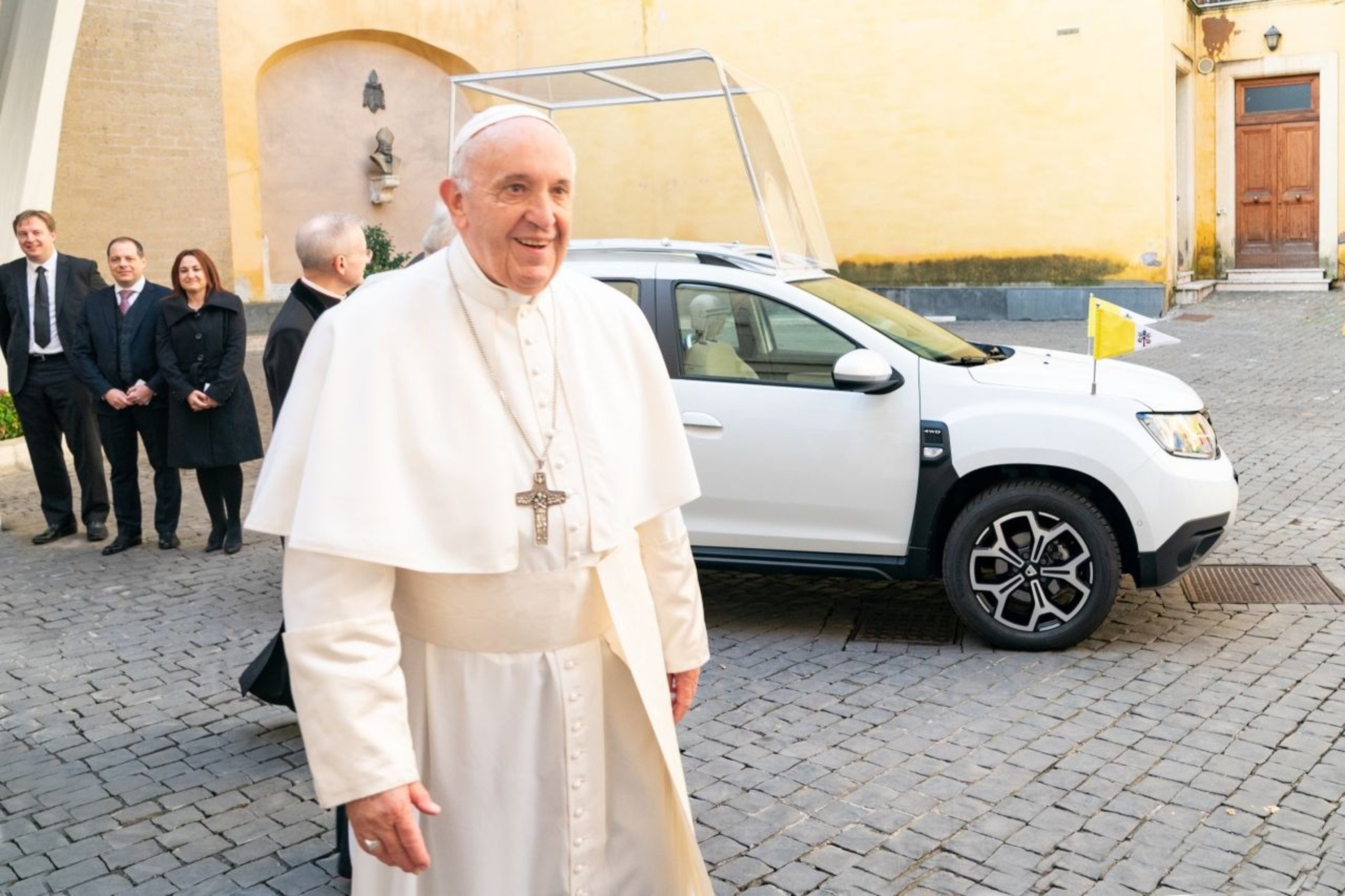 Una Dacia Duster per Papa Francesco